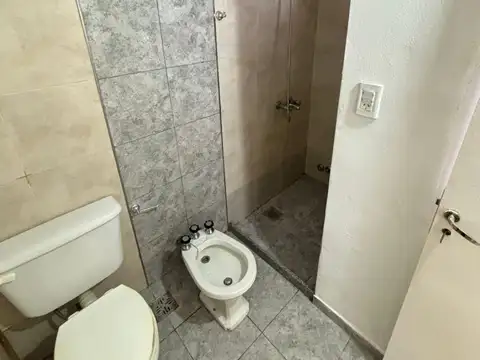 Casa 2 ambientes con 1 baño