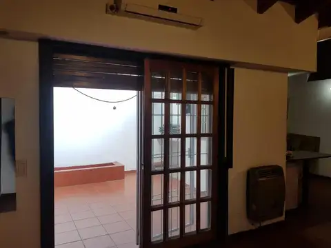 Excelente departamento monoambiente, CON PATIO SIN EXPENSAS.