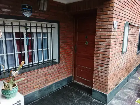 Casa en Venta en Castelar Sur, USD 170.000