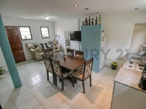 140 e/ 42 y 43 800, Piso 0