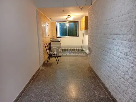 Depto Tipo Casa en Alquiler en San Antonio de Padua, $ 650.000