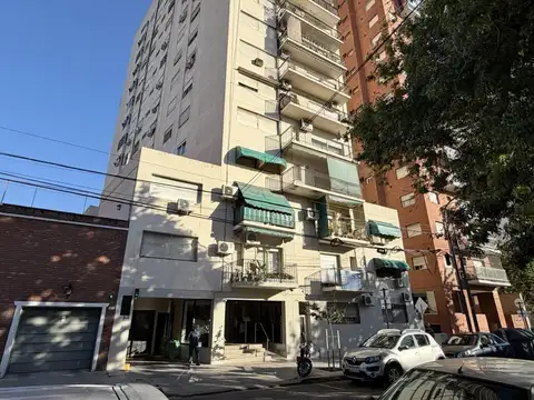 Departamento de 4 ambientes en Colegiales Muy luminoso completamente Reciclado