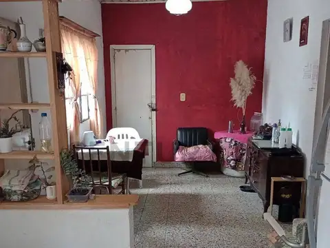 Casa 3 ambientes con 1 baño