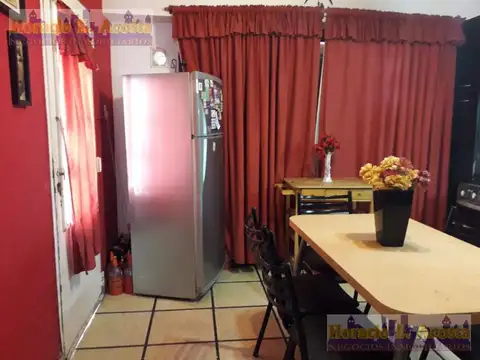 Depto Tipo Casa 4 ambientes con 2 baños