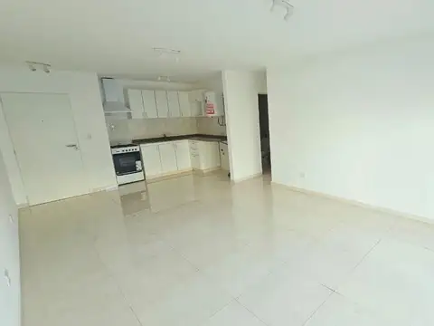 Departamento  monoambiente con balcón al frente en Alquiler en Morón, G.B.A. Zona Oeste, Argentina
