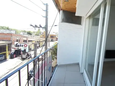 Avenida Hipólito Yrigoyen 1000