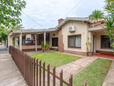 Casa en Venta en Ciudad Jardín del Palomar, USD 210.000