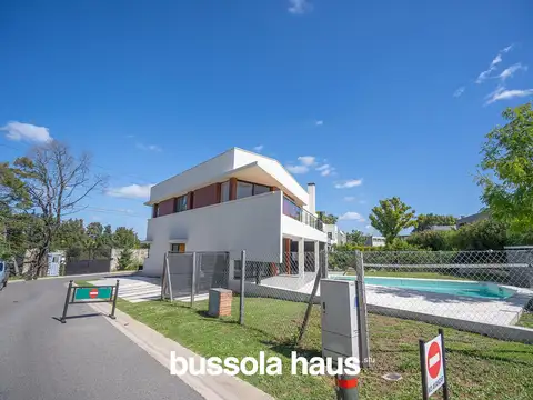 Casa en Venta en La Horqueta, USD 990.000