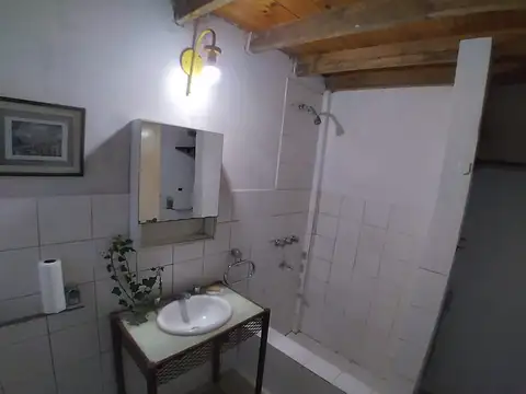 CASAQUINTA  LA LONJA - BUENA UBICACIÓN - 1.033 M2 DE TERRENO - PILETA DE NATACIÓN - 2 DORMITORIOS -