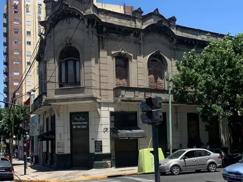 Lote en venta de 308m2 totales. Frente de 11,09 x 27,68 de fondo.