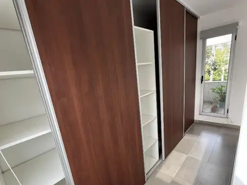 Casa · 115m² · 3 ambientes · 2 cocheras , parque. city bell