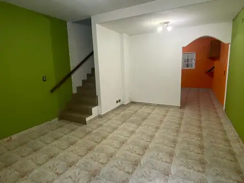 Depto Tipo Casa en Venta de 3 ambientes