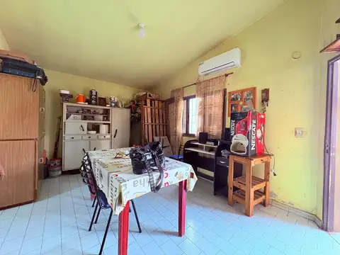 VENTA CASA A REFACCIONAR 2 DORM VILLA CARLOS PAZ