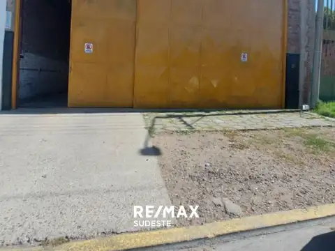 ALQUILER GALPON CALLE FALCON 1349 IMPECABLE ESTADO