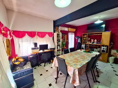 Casa 7 ambientes con 3 baños