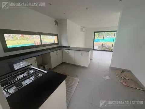 Casa en Alquiler en Pilar Del Este - Santa Sofia, USD 1.400