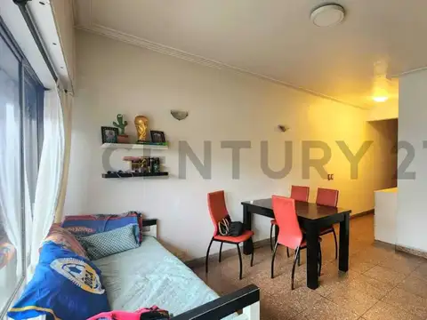 Avenida Rivadavia 7700, Piso 1 A