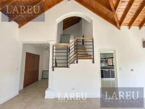 Casa en Alquiler al Oeste