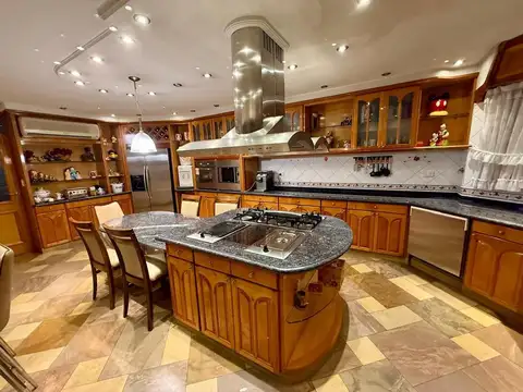 Depto Tipo Casa en Venta con 3 cocheras
