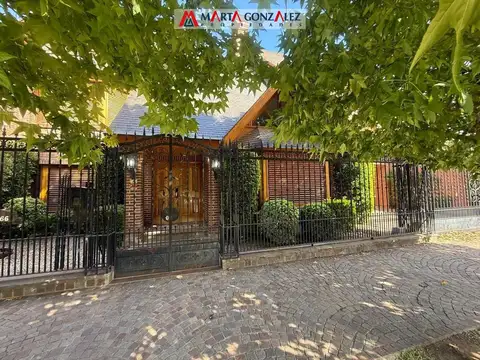 VILLA SARMIENTO CHALET DE GRAN CATEGORIA CUATRO DORMITORIOS