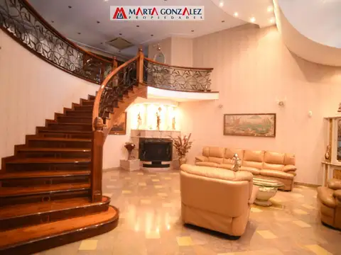Depto Tipo Casa en Venta de 4 dormitorios
