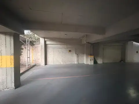 Venta cochera cubierta en Haedo Norte, a metros de la Estación