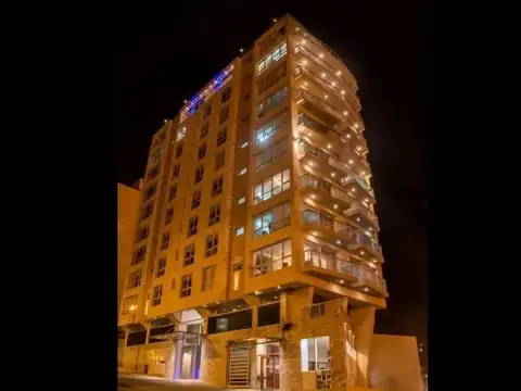 AV. FORTUNATO DE LA PLAZA 1800