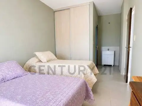 Venta departamento 4 ambientes con balcón, Pilar centro