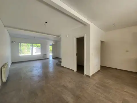 Casa 3 ambientes con 1 baño