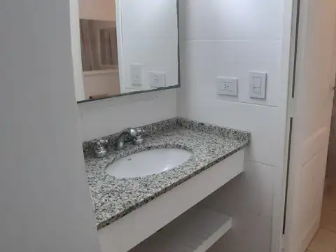 Depto Tipo Casa 2 ambientes con 1 baño