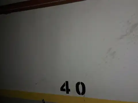 AV DIAZ VELEZ 4200 AMPLIA COCHERA EN TORRE NUEVA PORTON CON CONTROL . PRIMER SUBSUELO  CUBIERTA