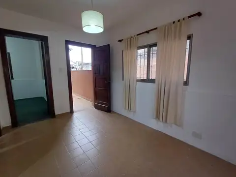 Depto Tipo Casa en Alquiler de 2 dormitorios