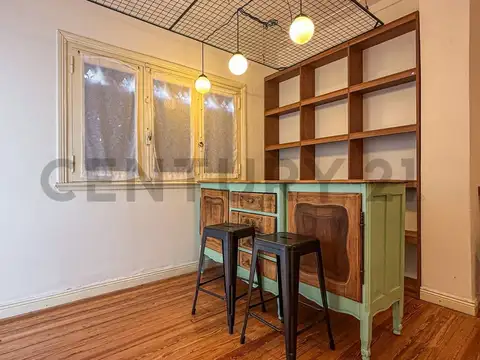 Casa 4 ambientes con 2 baños