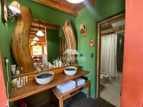 Espectacular casa    bungalow con muelle y costa del lago Nahuel Huapi en venta