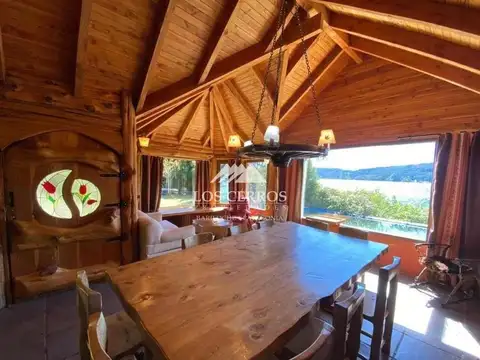 Casa 10 ambientes con 4 baños