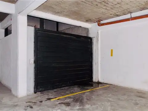 VENTA COCHERA  - 2DO NIVEL - BARRIO MARTIN