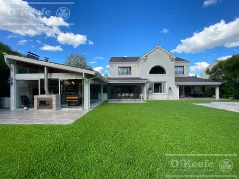 Casa en Venta en Abril Club De Campo, USD 850.000
