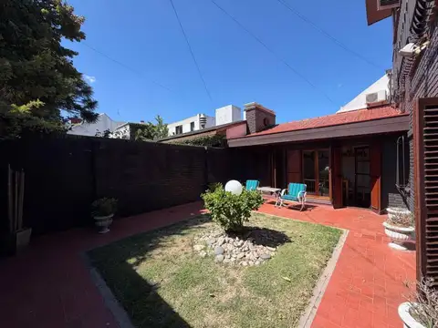 Casa 5 ambientes con 4 baños