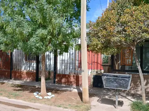 CASA EN VENTA, CENTENARIO