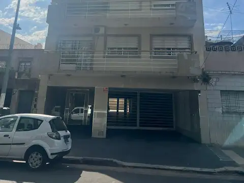 impecable 2 ambientes contrafrente con balcon corrido bien luminoso