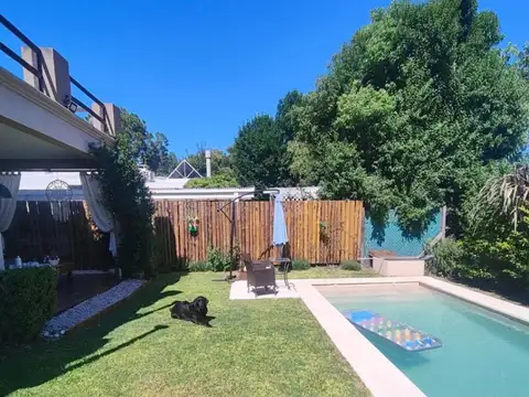 Casa en Venta con 4 cocheras