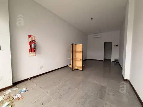 Local en Alquiler en Villa Ballester, $ 780.000