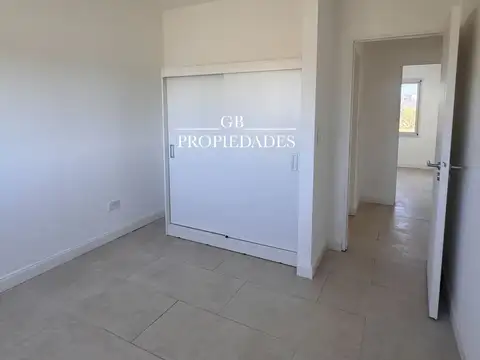 Venta de Casa 4 AMBIENTES en Pilar del Este / Santa Lucia