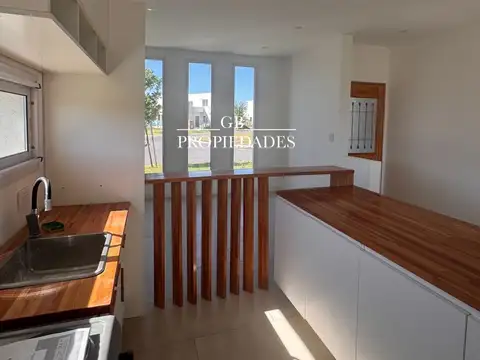 Casa en Venta en Pilar del Este - Santa Lucia, USD 149.000