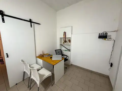 Casa, departamento, 3 locales y lote en barrio San Martín