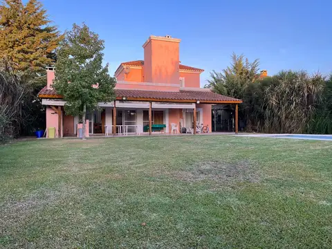 Casa en VENTA en San Isidro Labrador a la Laguna