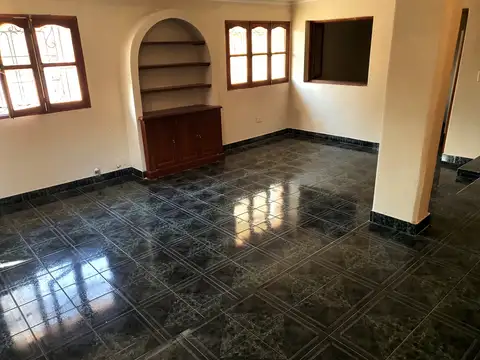 Casa en Alquiler en Barrio Autodromo, USD 680.000