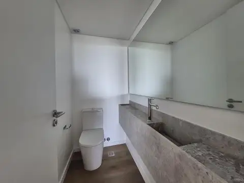 Departamento 4 ambientes con 3 baños