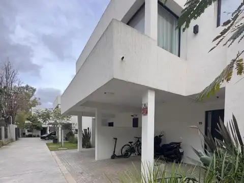 Casa en Alquiler de 3 dormitorios
