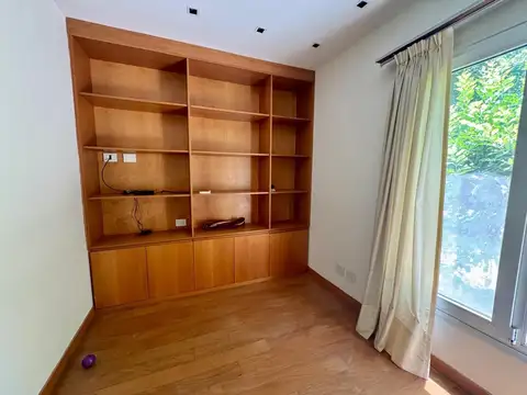 Casa en Alquiler en Pilar Centro, USD 2.500